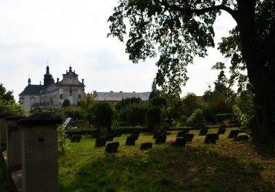 Osek opatstký hřbitov, Omnium, 2018