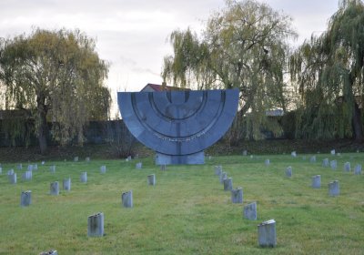 Terezín židovský hřbitov, Omnium, 2020