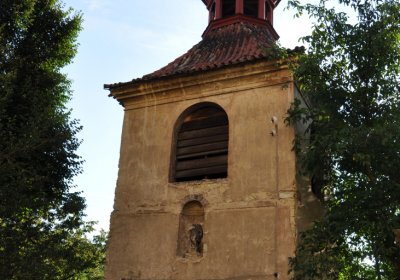 Dolánky nad Ohří u kostela, Omnium, 2020